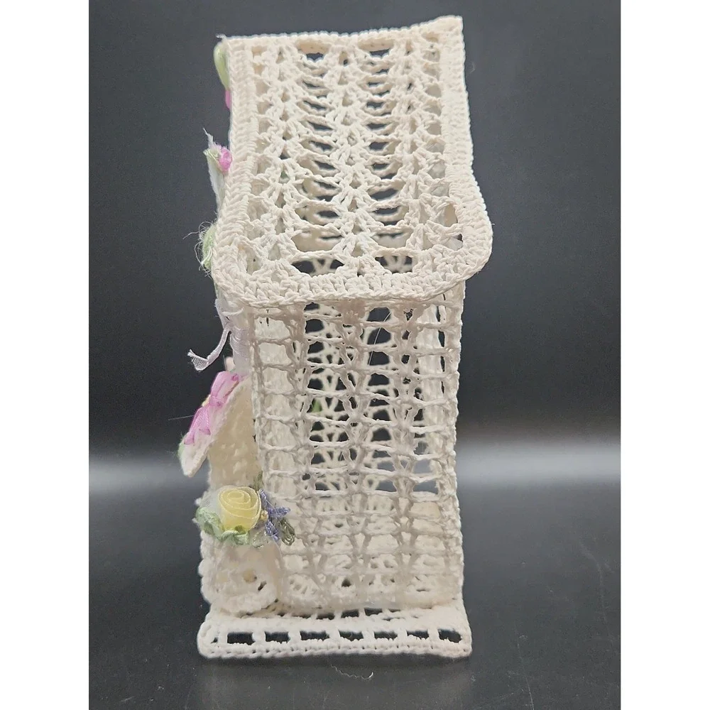 Vintage Cottagecore Starched Crochet House Ribbon Embroidery Flower Cottage 7.5